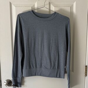 Vuori Women’s Daydream long sleeve shirt -Blue